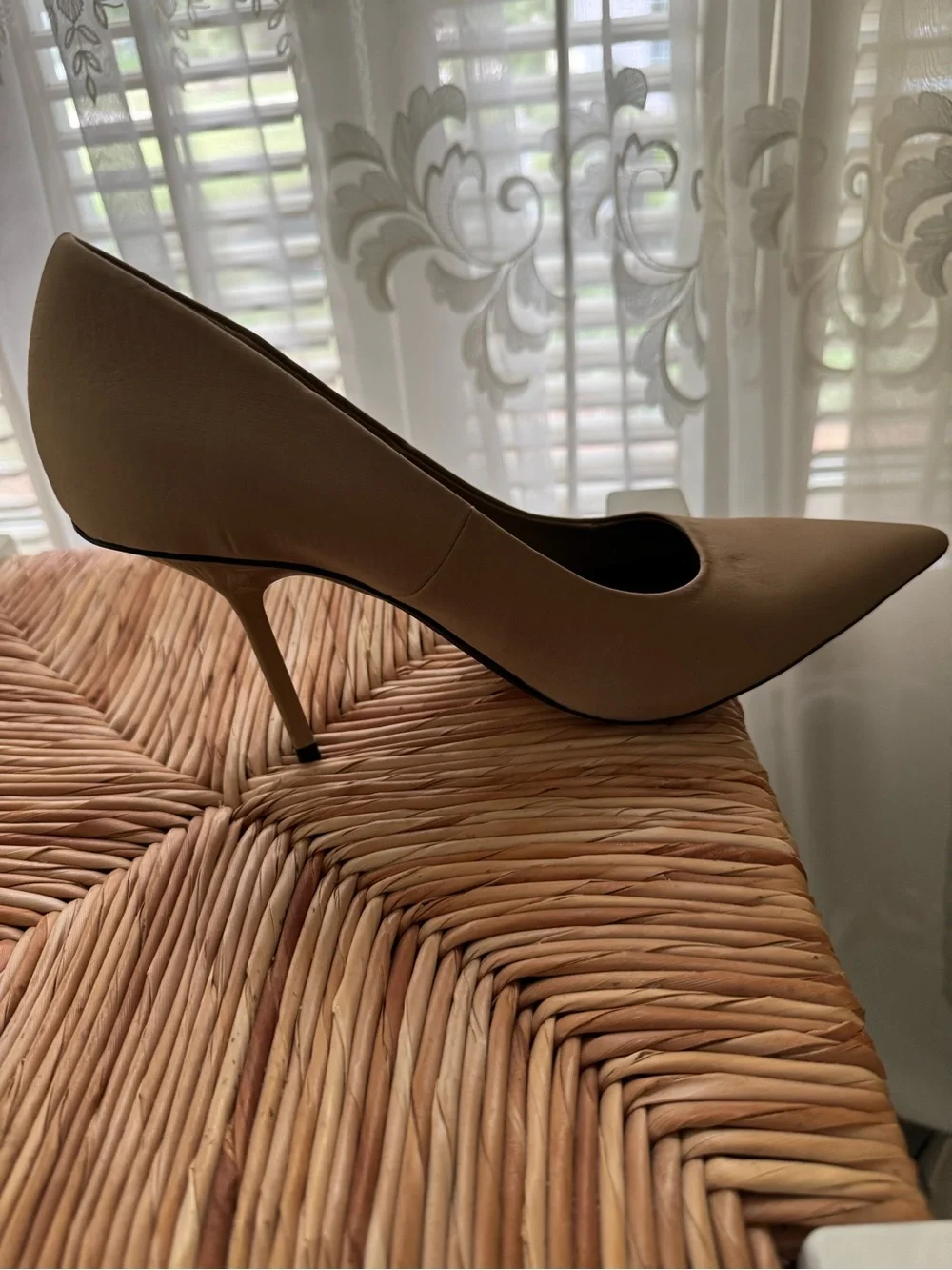 NWT ZARA Beige Pointed Toe Pumps